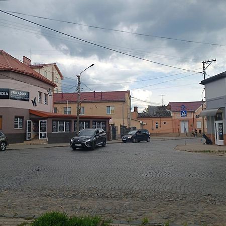 Apartments Domovik On Beregovskaya 3 Mukacheve Luaran gambar