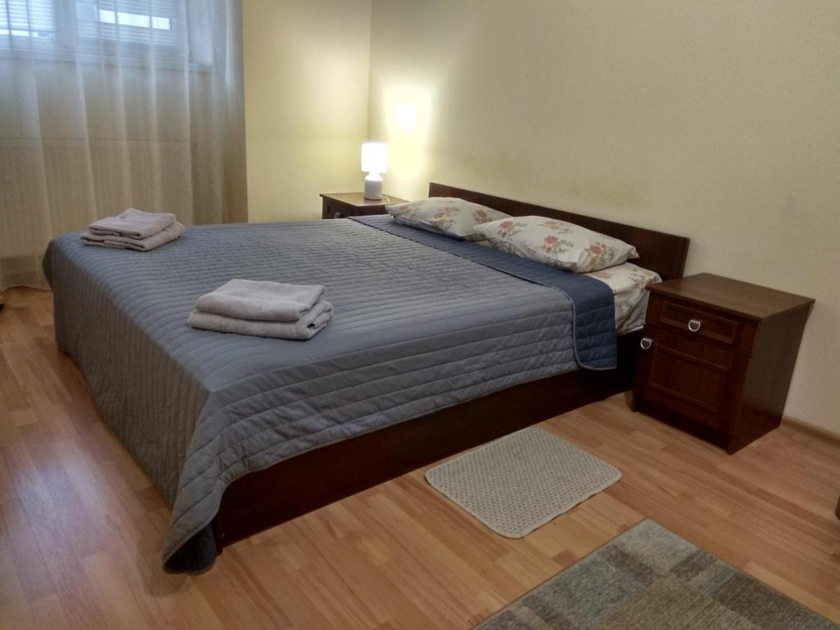 Apartments Domovik On Beregovskaya 3 Mukacheve Luaran gambar
