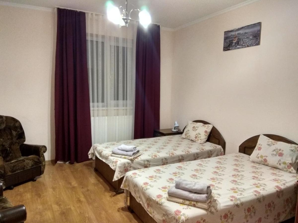Apartments Domovik On Beregovskaya 3 Mukacheve Luaran gambar