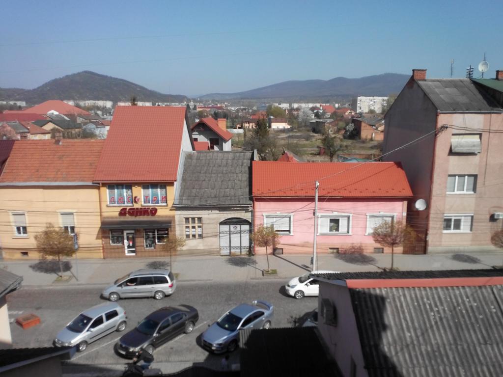 Apartments Domovik On Beregovskaya 3 Mukacheve Luaran gambar