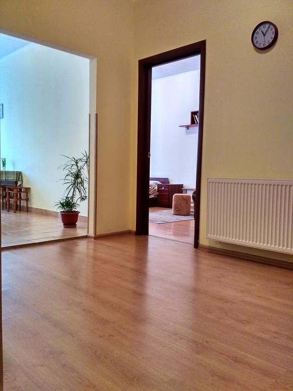 Apartments Domovik On Beregovskaya 3 Mukacheve Luaran gambar